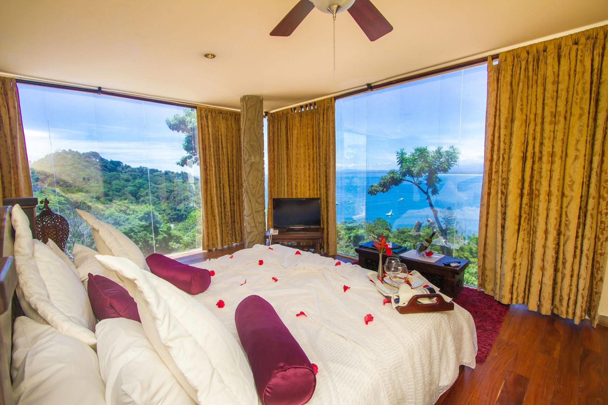 Issimo Suites Boutique Hotel & Spa - Adults Only มานูเอล อันโตนิโอ ภายนอก รูปภาพ