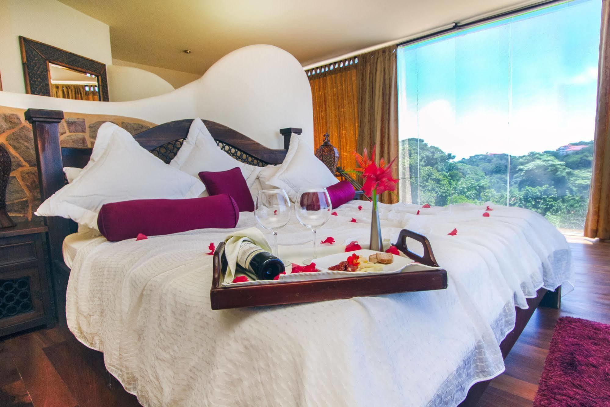 Issimo Suites Boutique Hotel & Spa - Adults Only มานูเอล อันโตนิโอ ภายนอก รูปภาพ