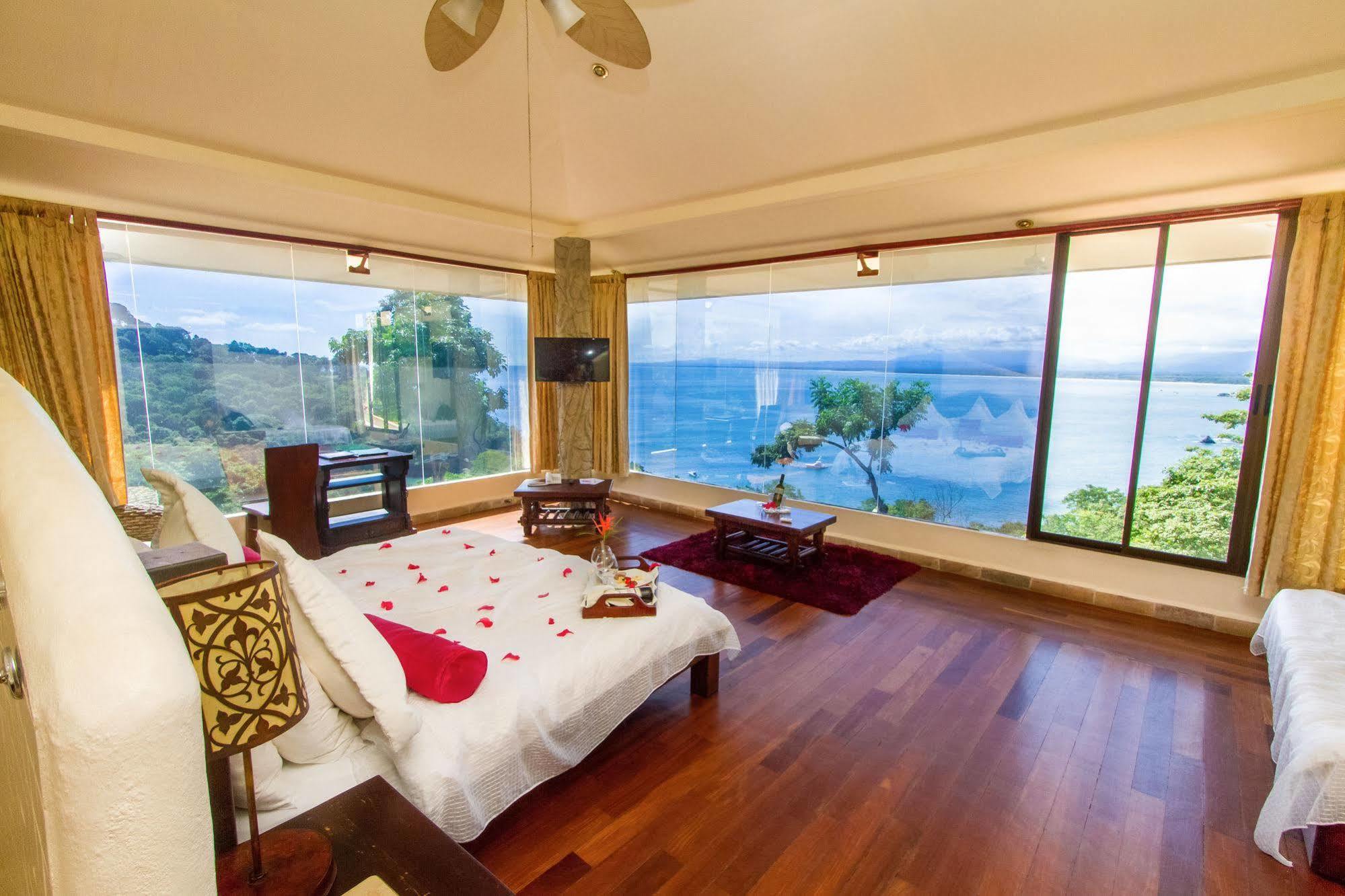 Issimo Suites Boutique Hotel & Spa - Adults Only มานูเอล อันโตนิโอ ภายนอก รูปภาพ