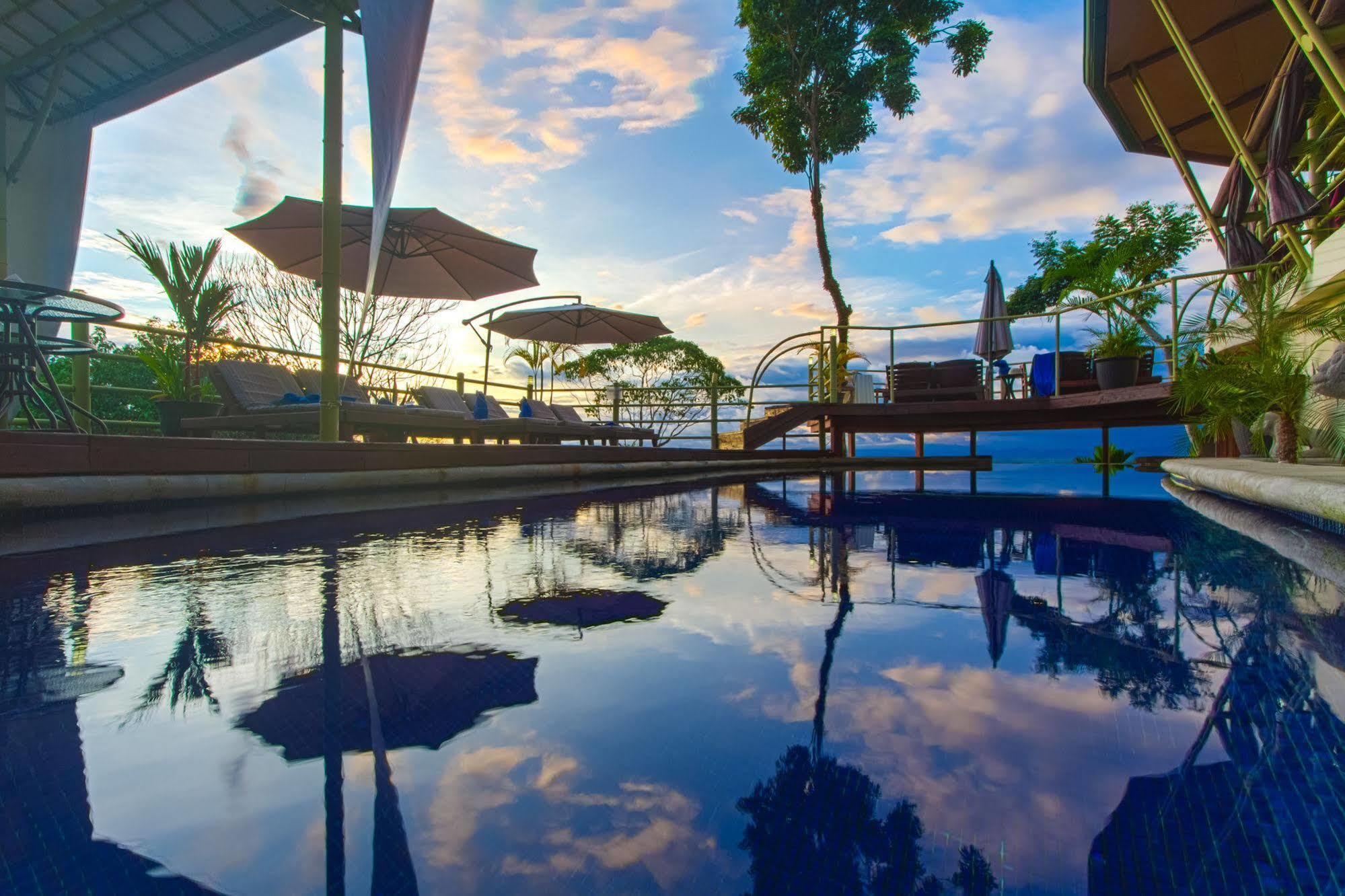 Issimo Suites Boutique Hotel & Spa - Adults Only มานูเอล อันโตนิโอ ภายนอก รูปภาพ