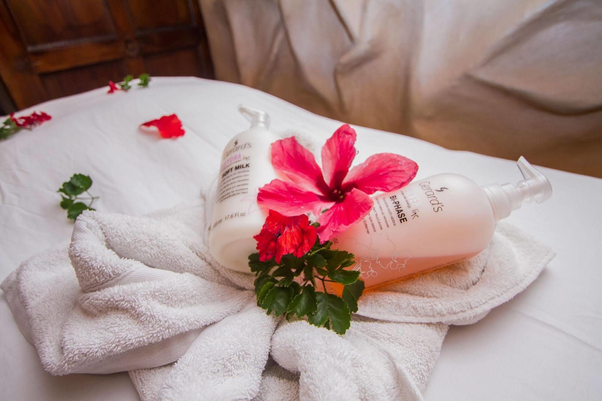 Issimo Suites Boutique Hotel & Spa - Adults Only มานูเอล อันโตนิโอ ภายนอก รูปภาพ